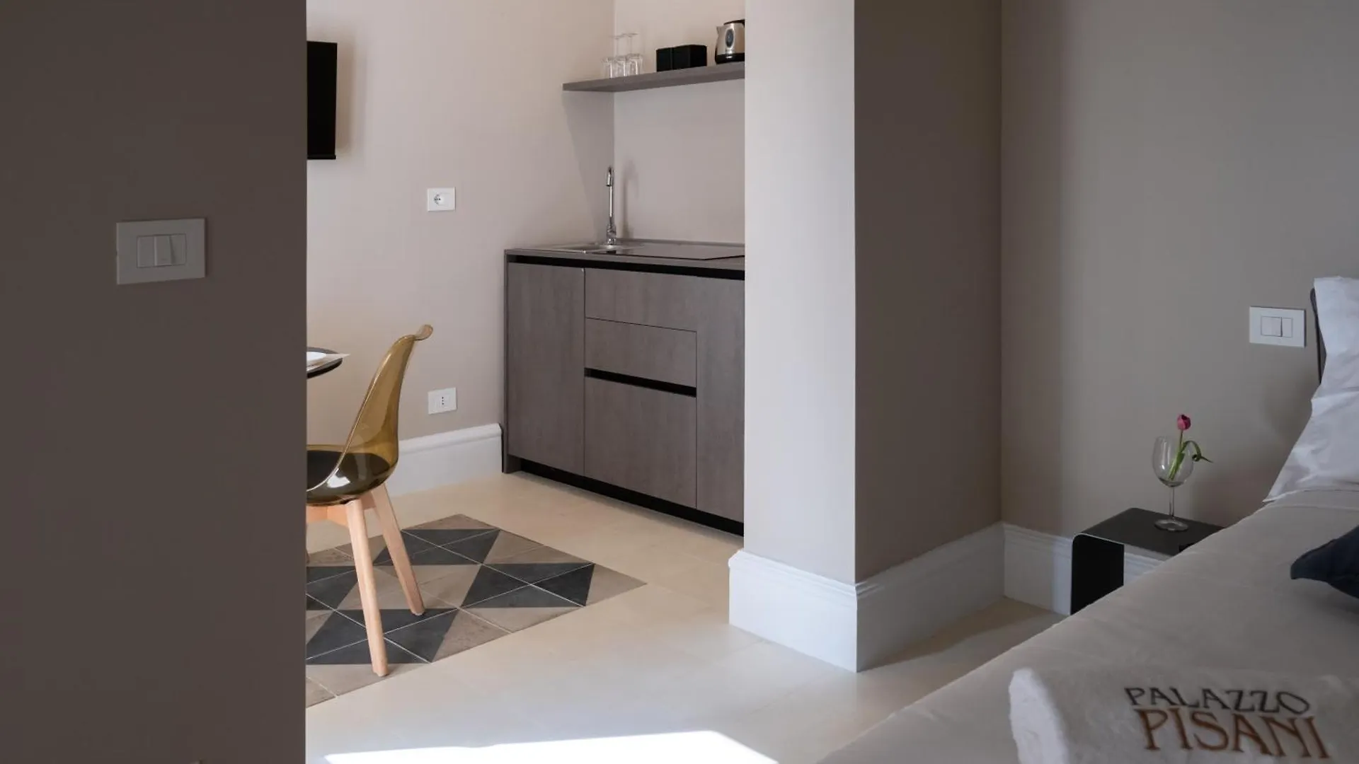 Palazzo Pisani - Bari Apartment 0*,