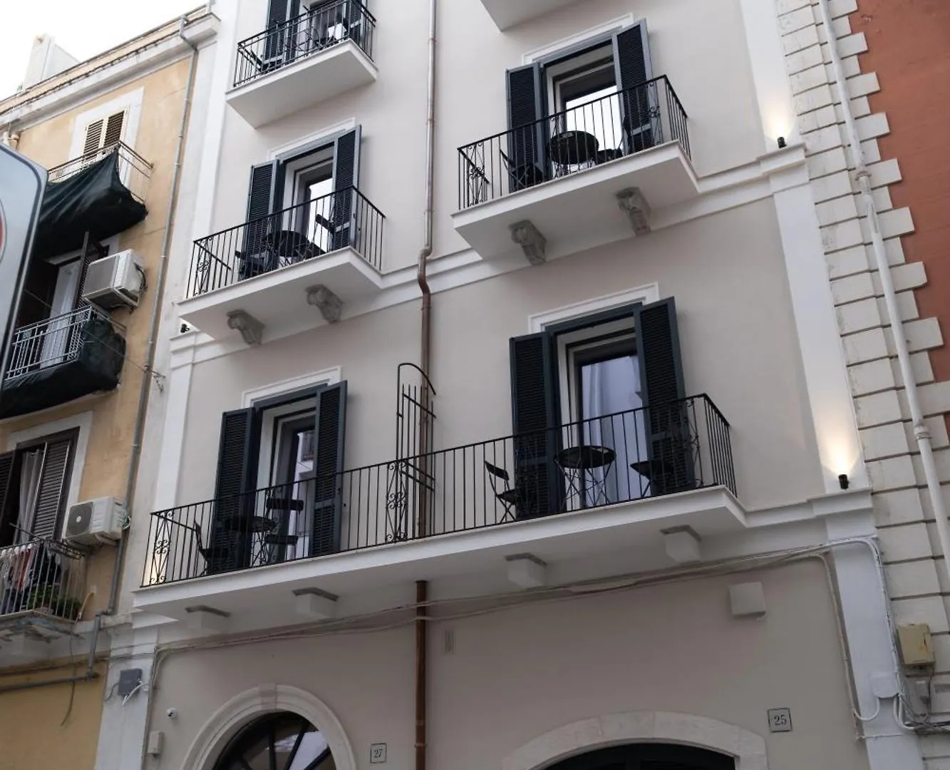 Palazzo Pisani - Bari Apartment 0*,