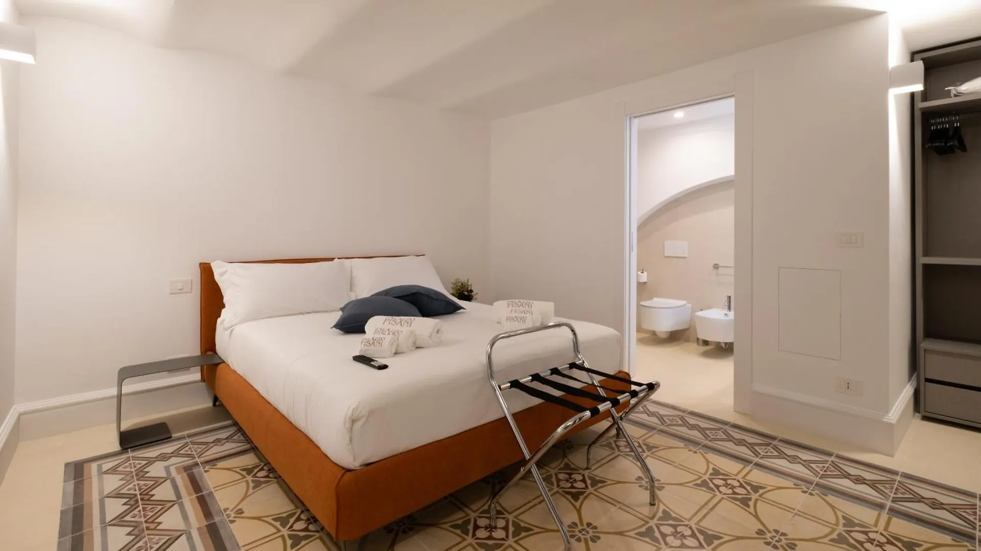 Palazzo Pisani - Bari Apartment