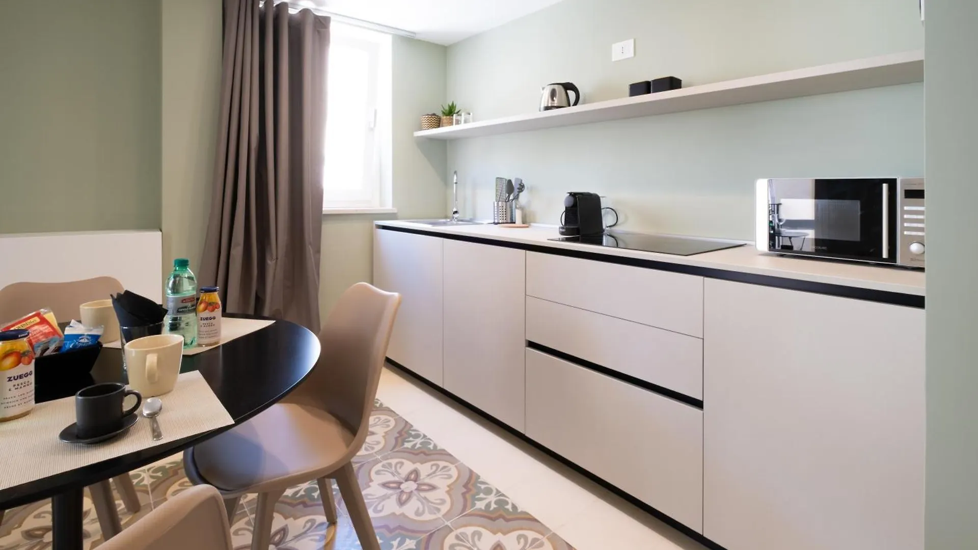 Palazzo Pisani - Bari Apartment 0*,