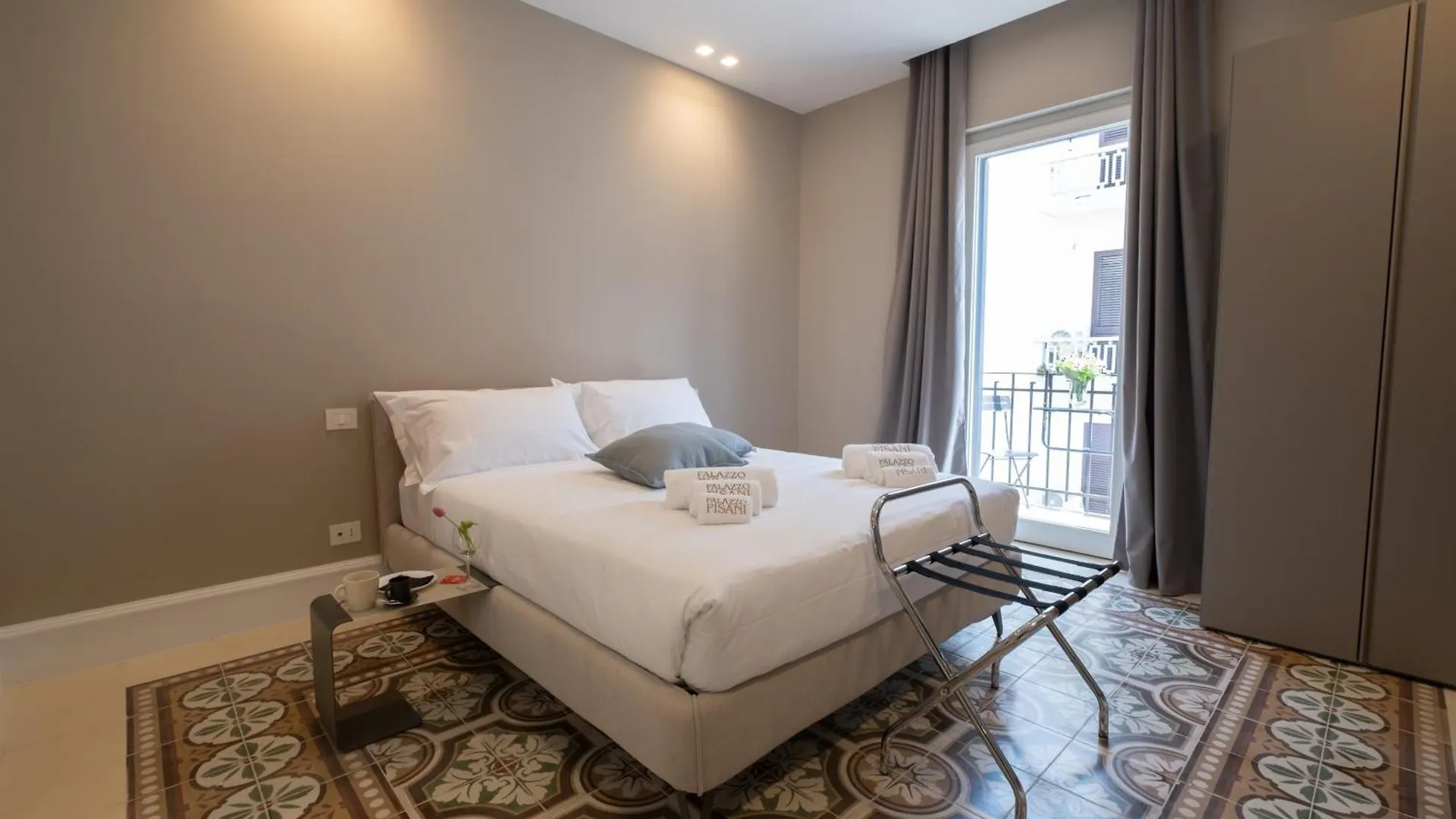 Palazzo Pisani - Bari Apartment 0*,