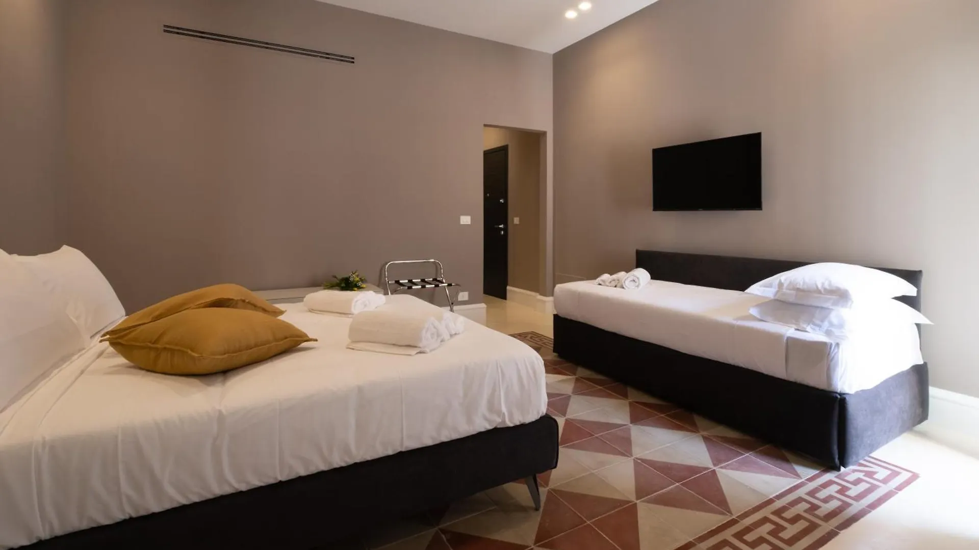 Palazzo Pisani - Bari Apartment Italy