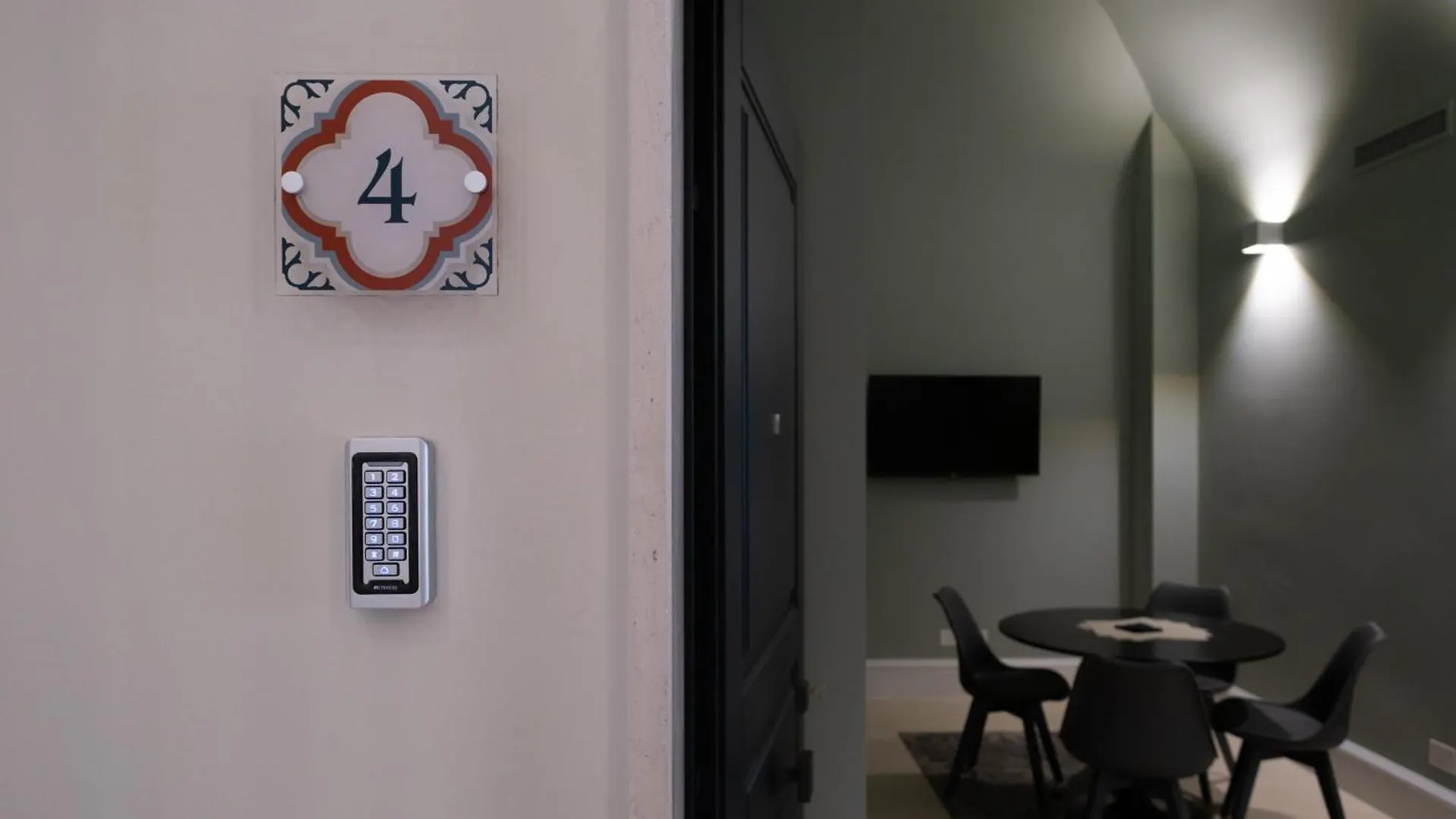 Palazzo Pisani - Bari Apartment 0*,  Italy